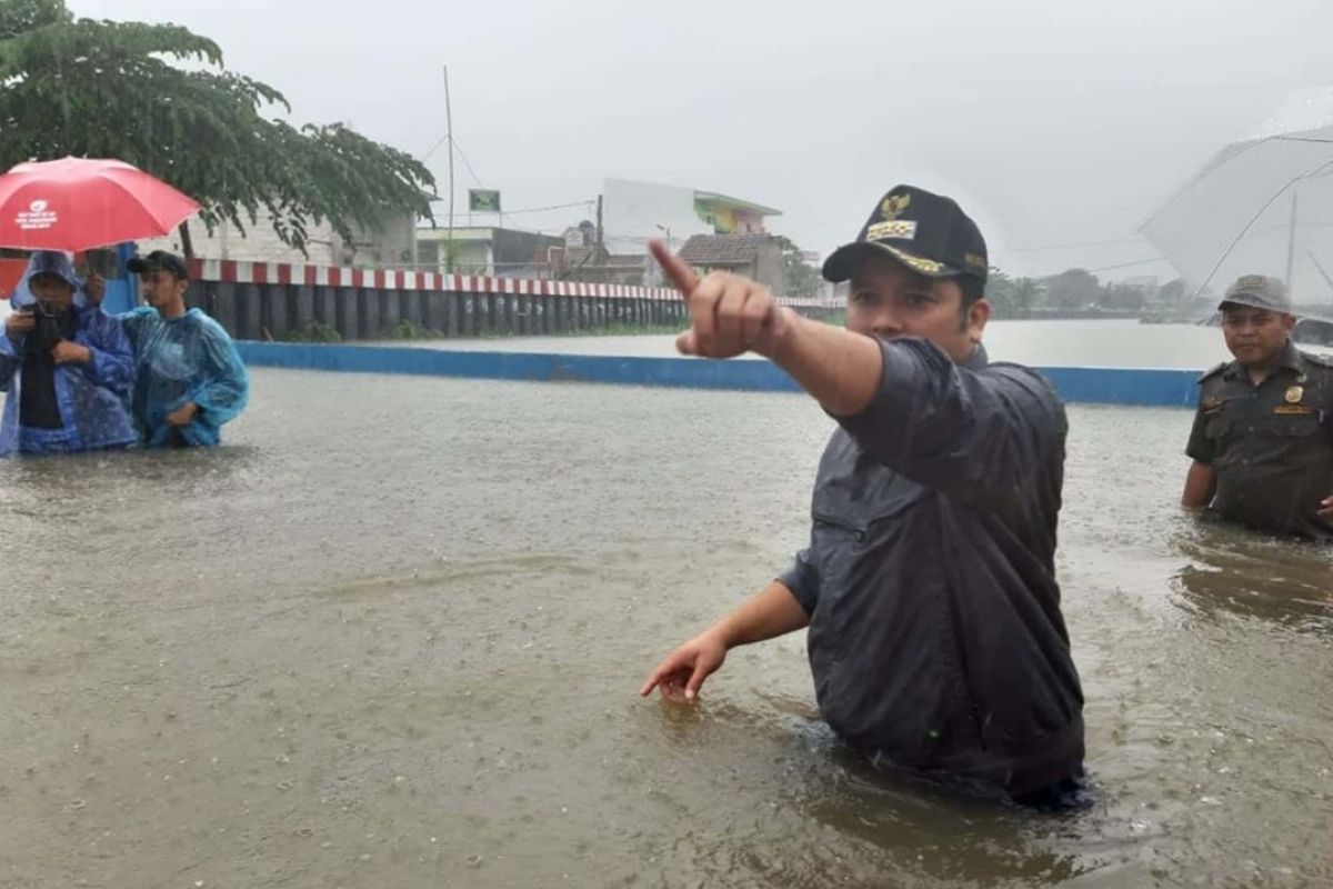 Floods swamp Tangerang City, Banten