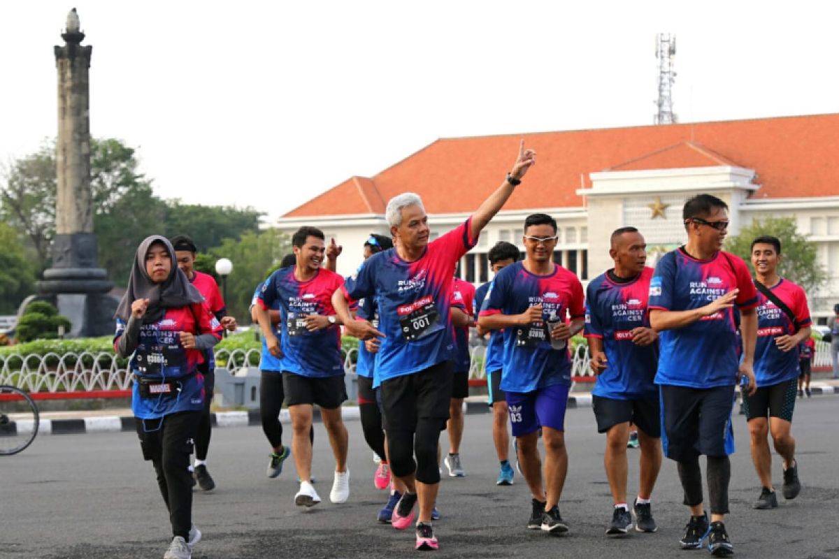 Gubernur Jateng lari 10 kilometer dukung penyintas kanker