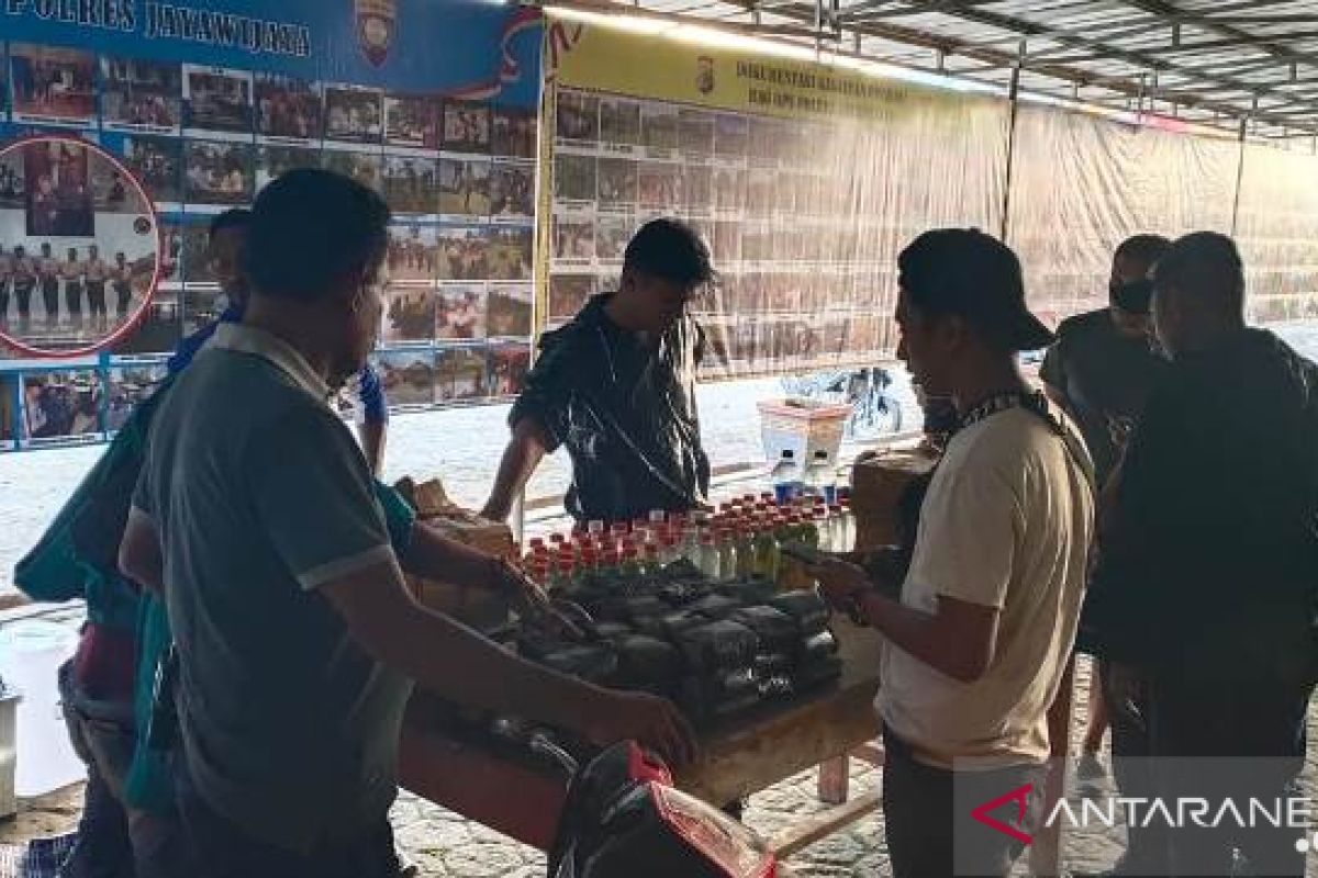 Polisi Jayawijaya tangkap pembuat minuman oplosan