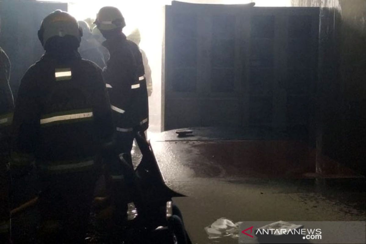 Lantai tiga ruko di Metland Cakung terbakar akibat korsleting
