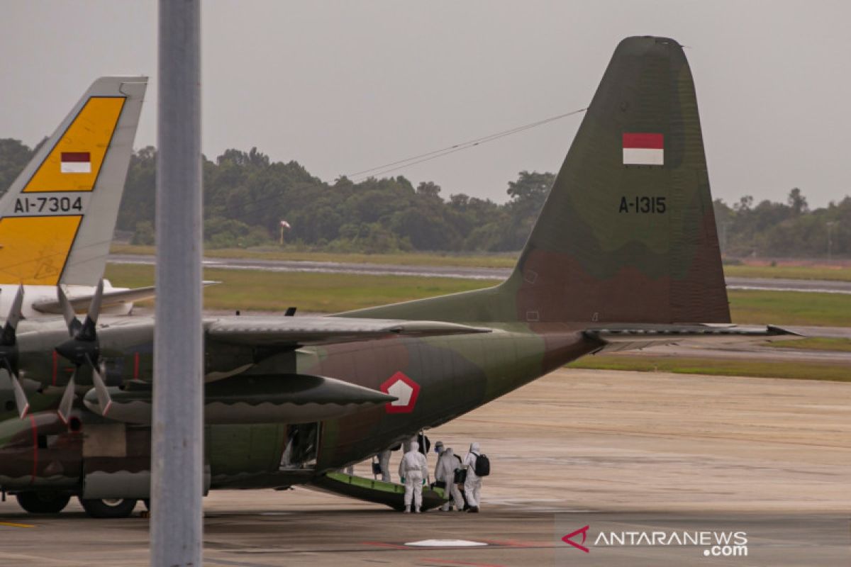 WNI dari Wuhan langsung memasuki Pesawat TNI