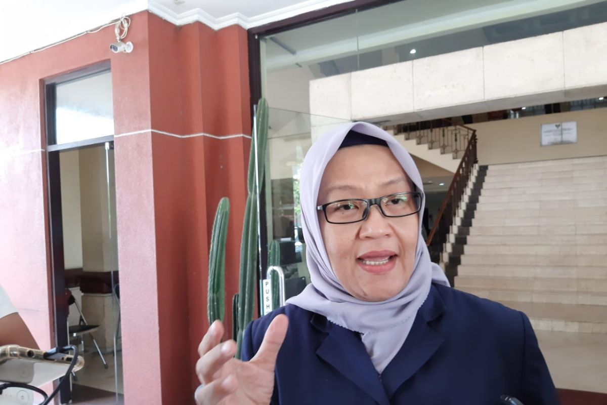 Dinkes imbau warga Kota Surabaya tidak panik soal virus corona