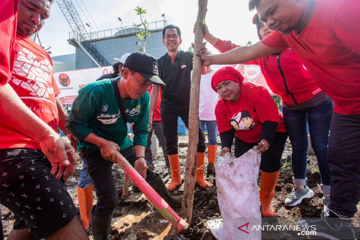 PDIP Surabaya pelopori penghijauan di kawasan TPA Benowo