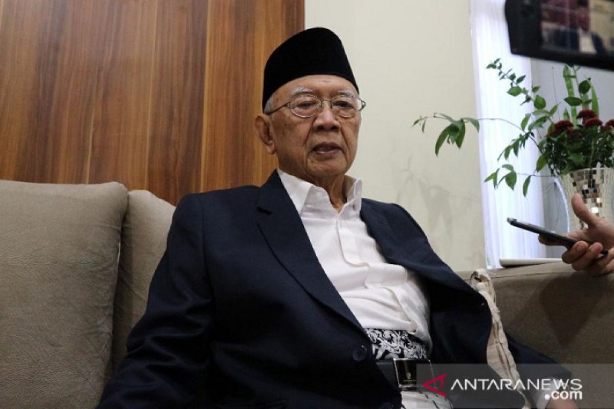 KH Sholahuddin Wahid (Gus Sholah) tutup usia