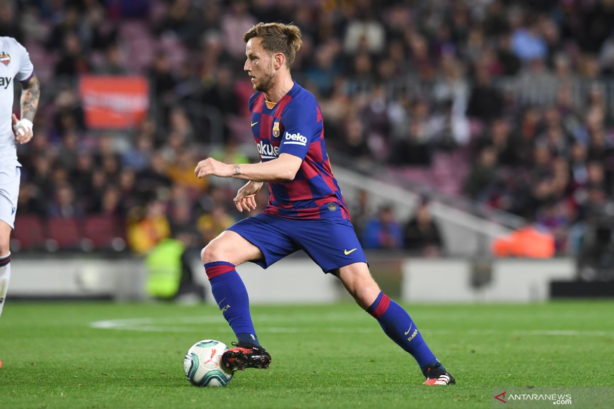 Tidak jadi pindah, Rakitic tidak senang dengan perlakuan Barca