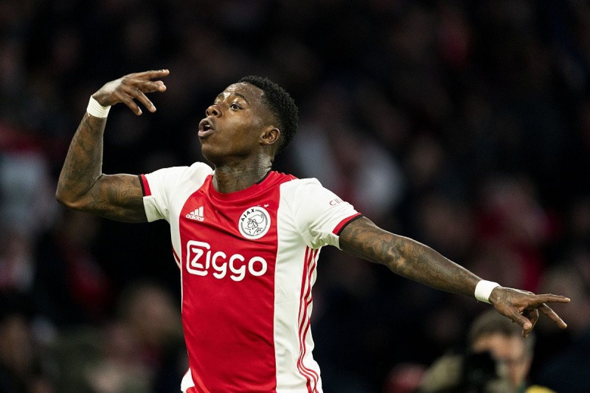 Hanya dengan gol semata wayang Quincy Promes antar Ajax atasi PSV