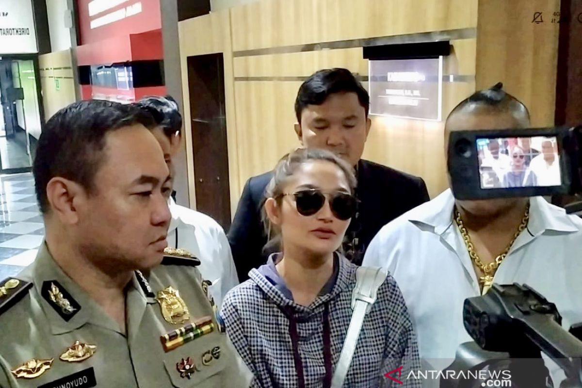 Siti Badriah: Saya hanya sebagai pengisi acara di "MeMiles"