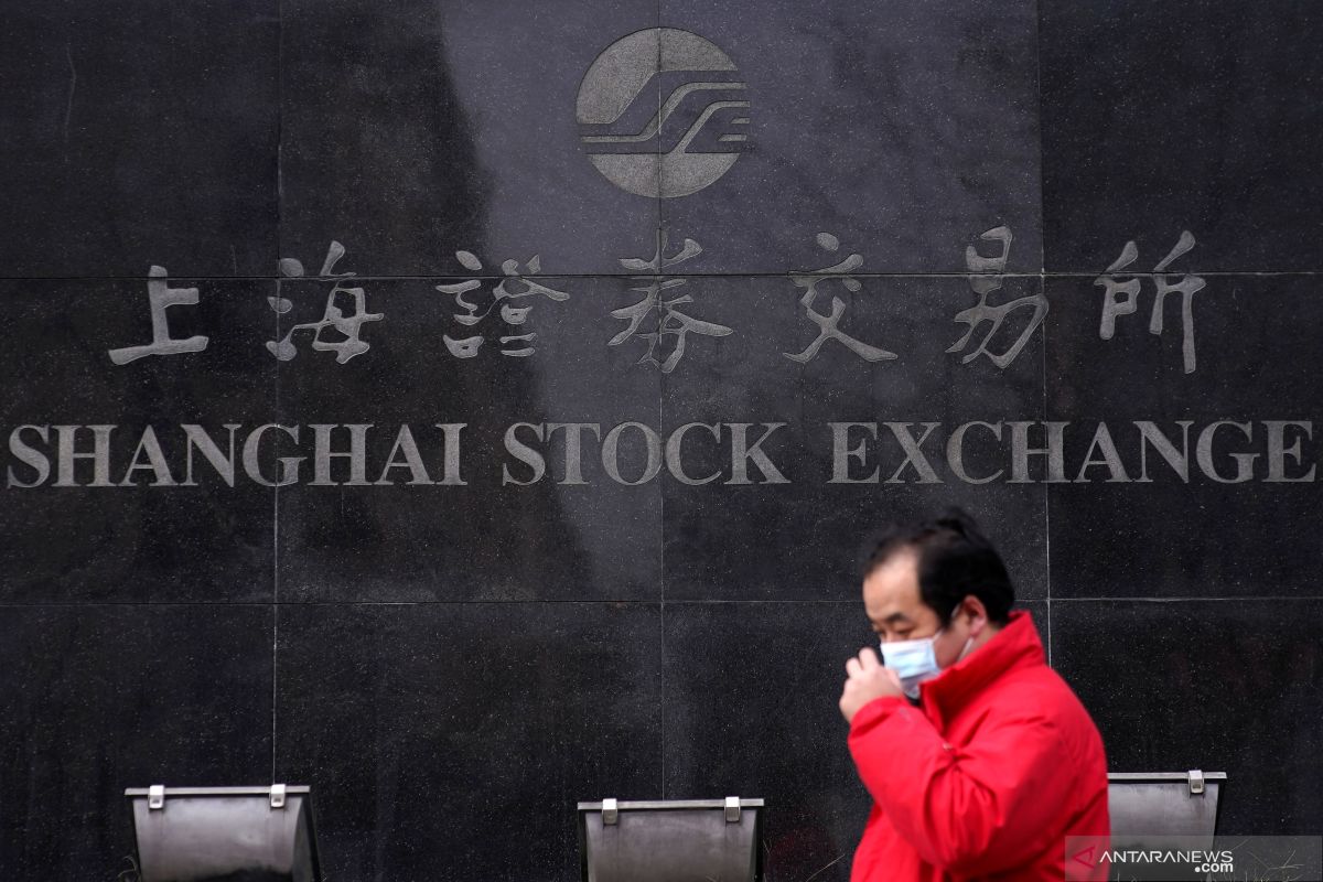 Saham China ditutup lebih rendah setelah bervariasi sehari sebelumnya