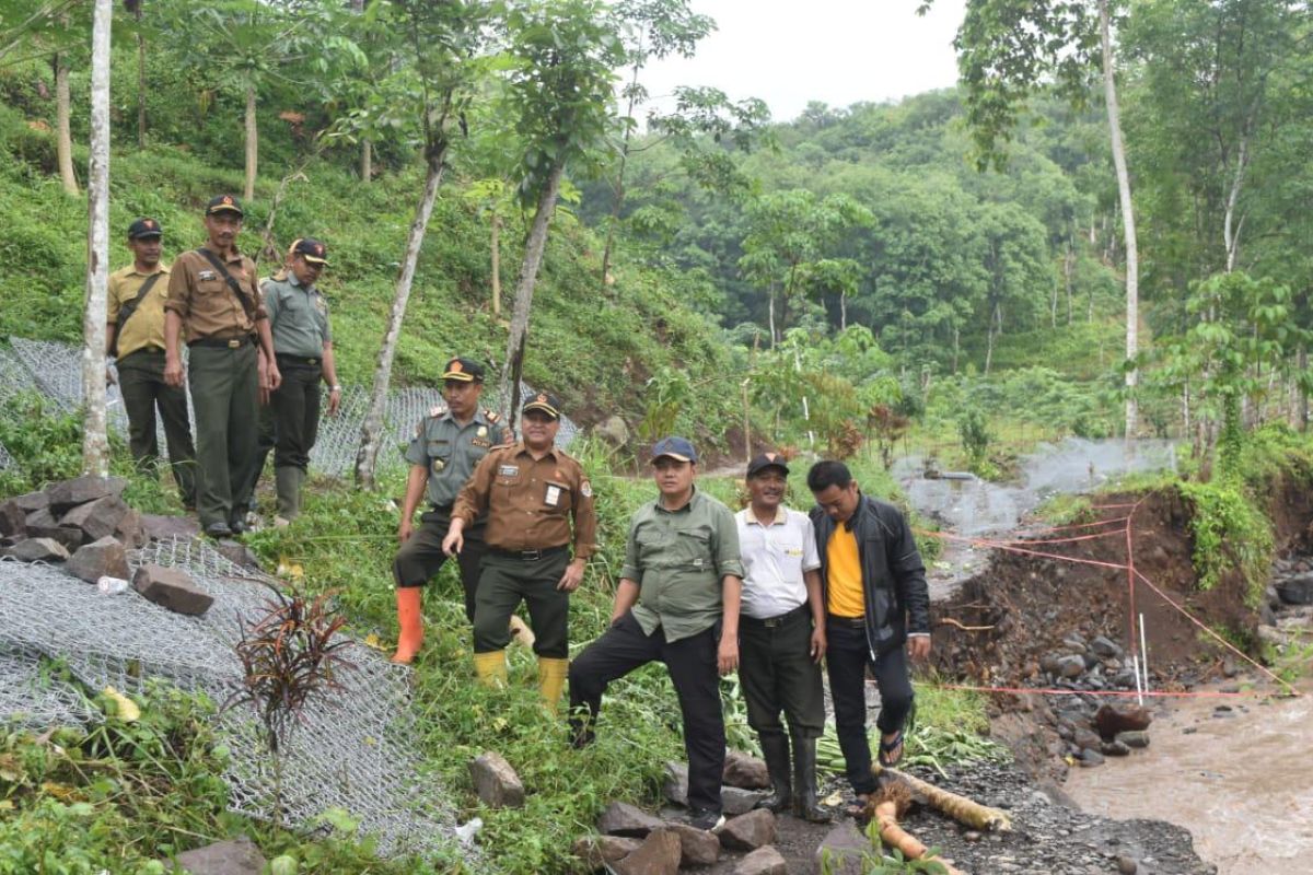 Perhutani identifikasi penyebab  banjir bandang Jember