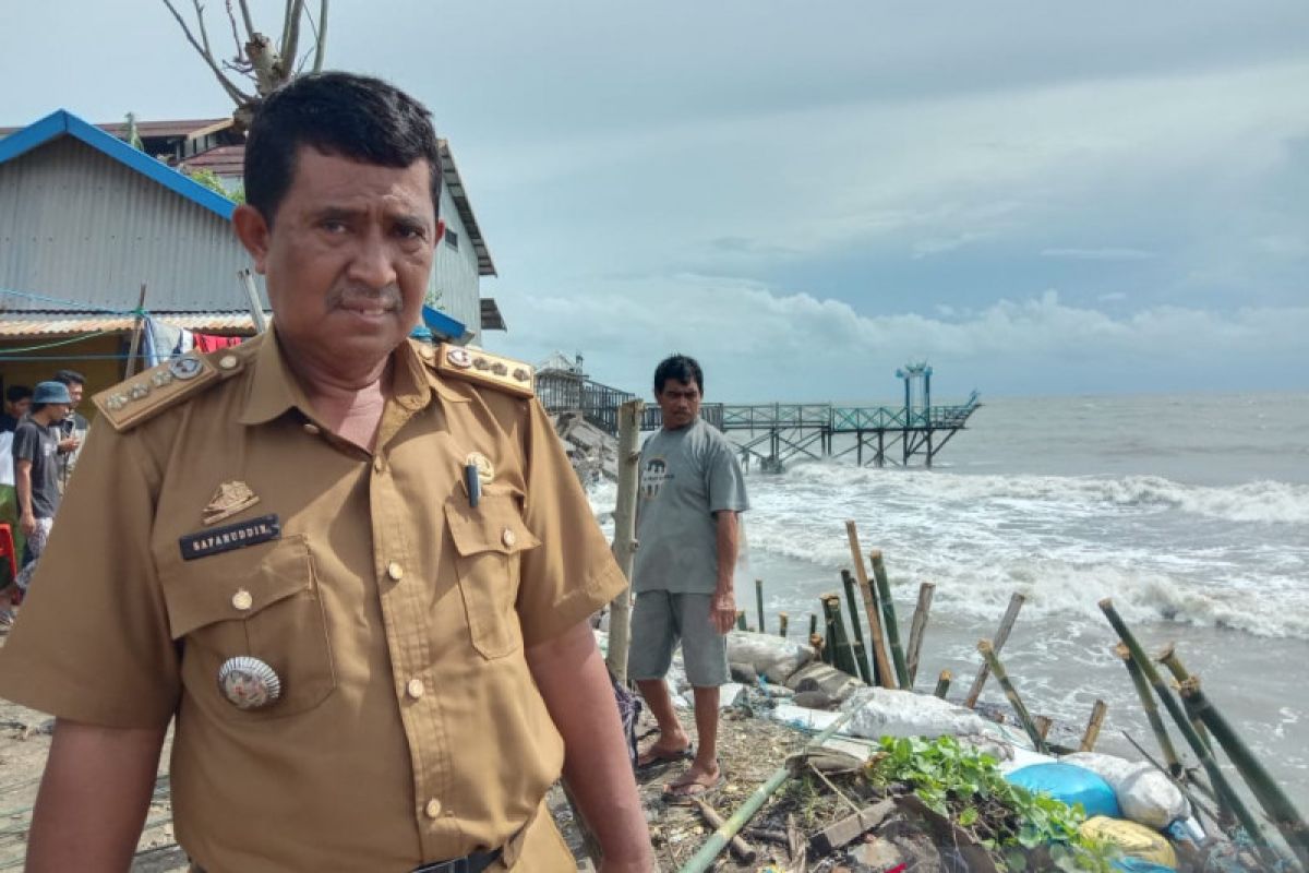 Abrasi di Galesong Kabupaten Takalar semakin parah