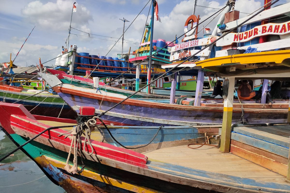 Nelayan Gudang Lelang tidak melaut akibat cuaca buruk