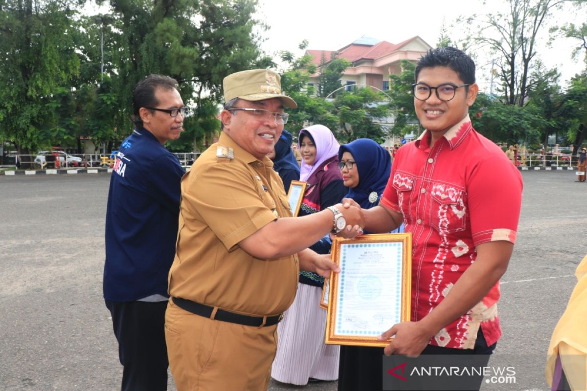 Wali Kota serahkan sertifikat halal IKM