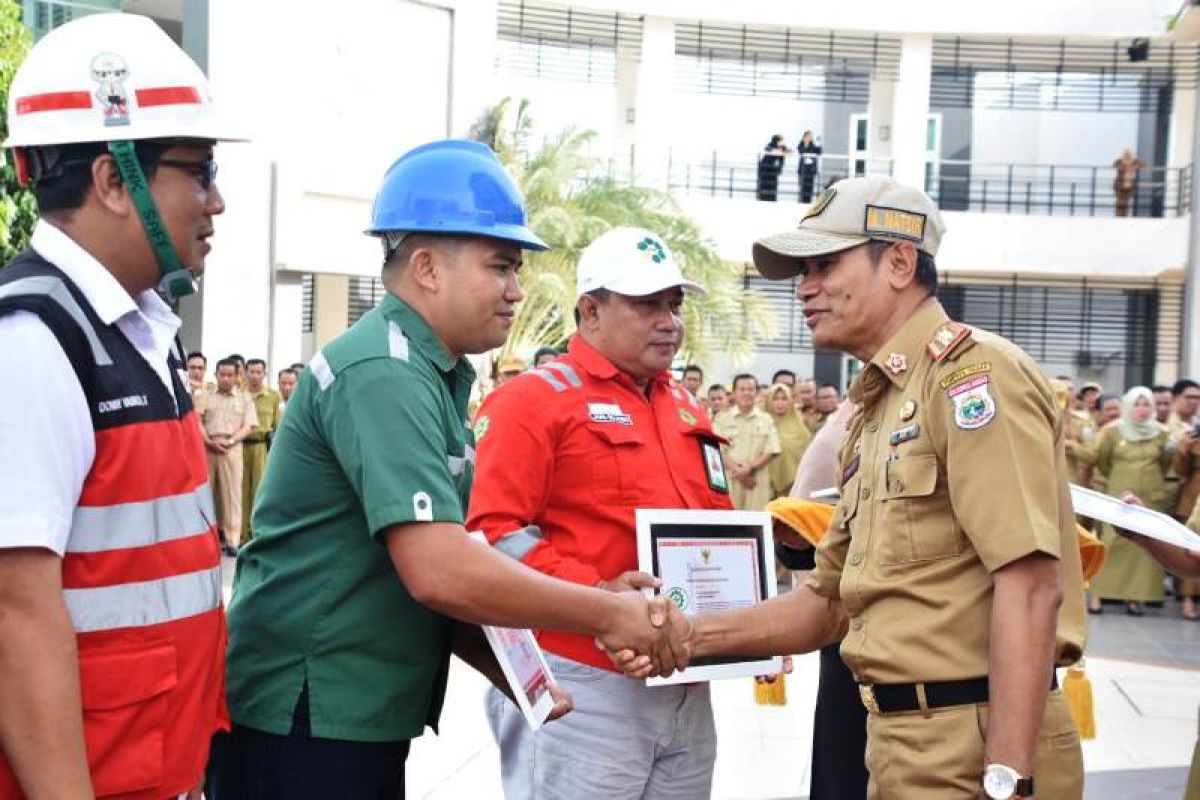 Pemprov Sulbar beri penghargaan kecelakaan nihil kepada sembilan perusahaan