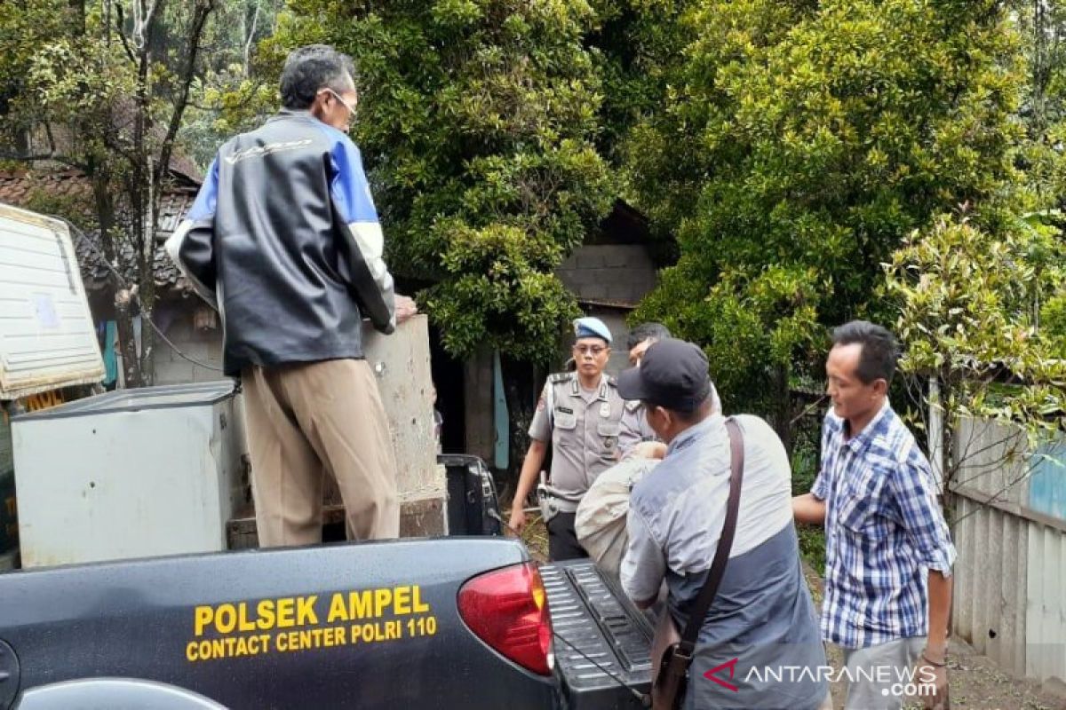 Polisi amankan seorang  warga produksi ayam "tiren"