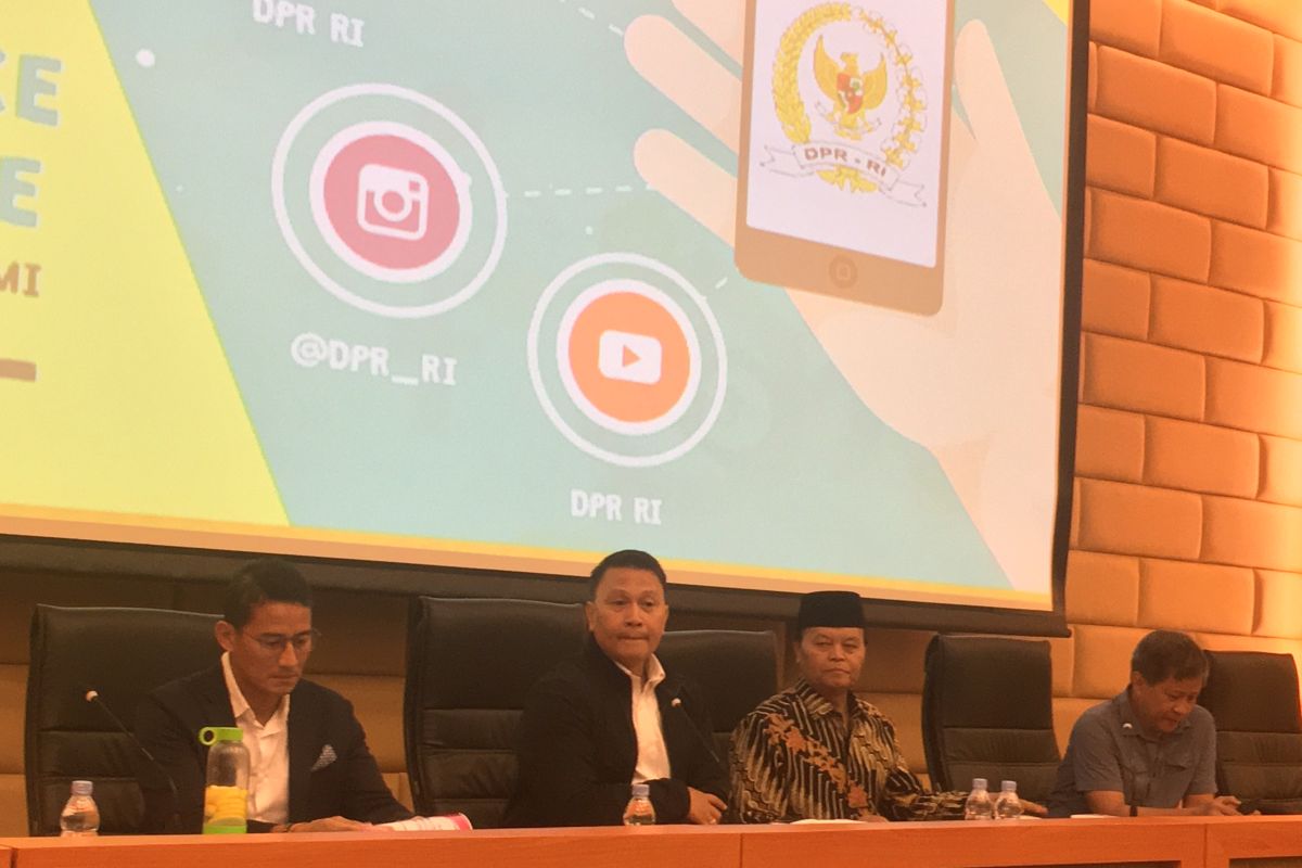 Anggota Komisi II DPR undang Sandiaga dan Rocky Gerung bahas oposisi