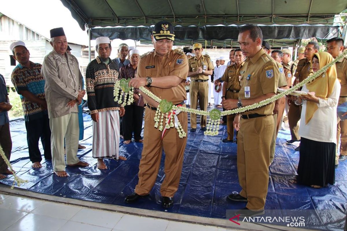 Bupati HSS resmikan lumbung pangan dan lantai jemur Poktan Berkah Bersama