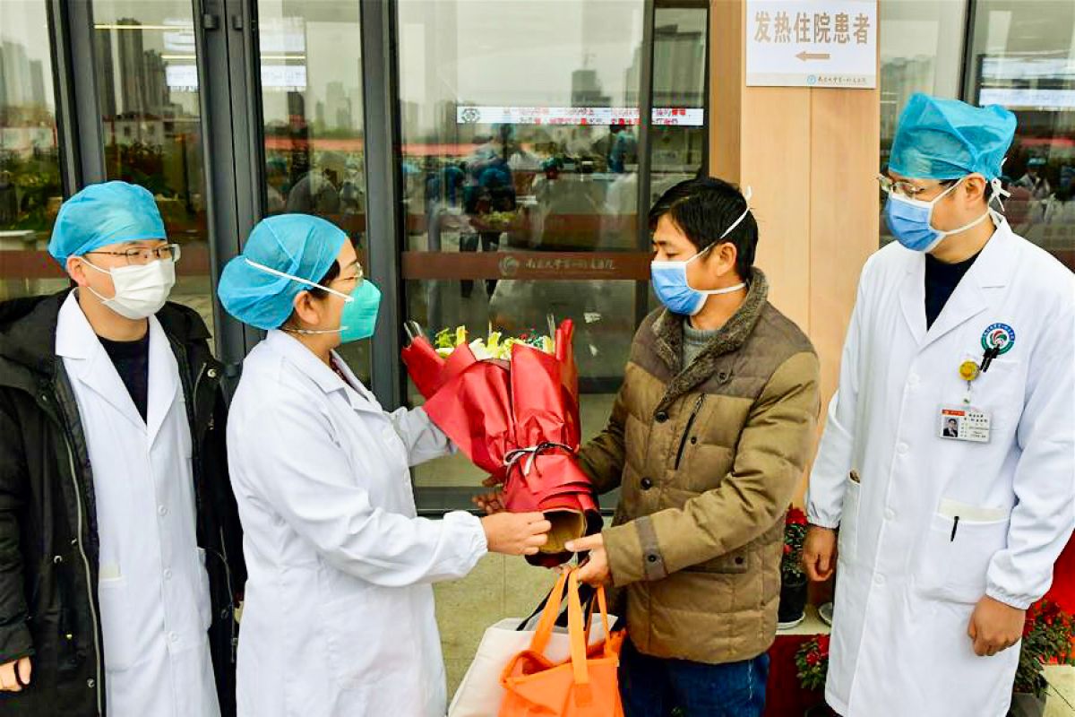 Di China  tingkat fatalitas kasus virus corona mulai menurun