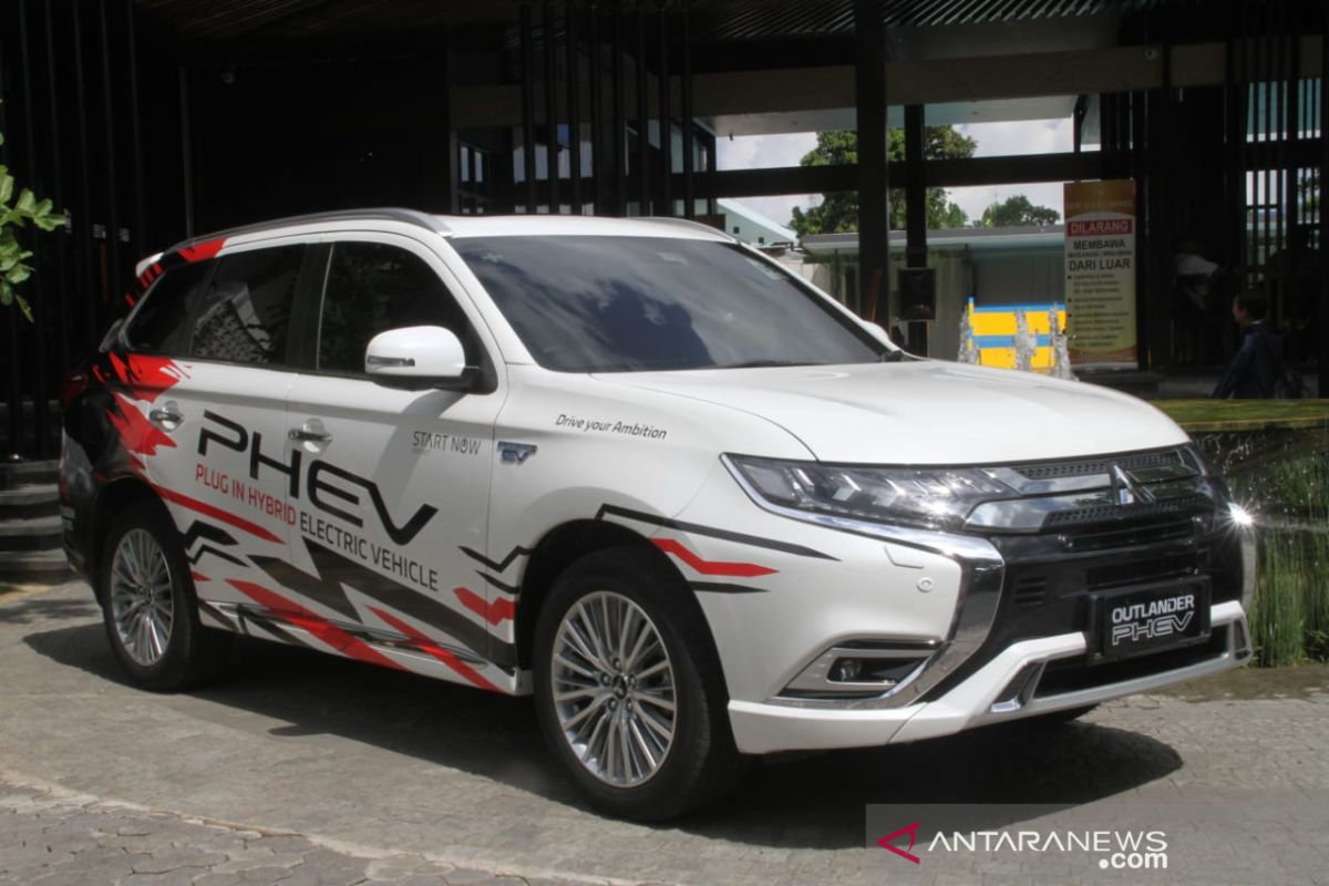 Mobil PHEV masuk duluan di Indonesia, ini kata MMKSI