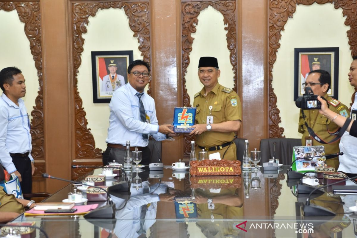 PLN Persero UIW S2JB anugrahi Kota Jambi penghargaan