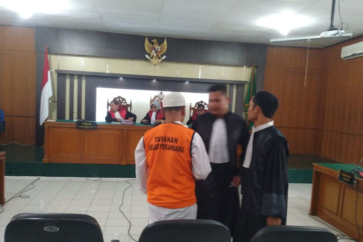 Syafrudin, kakek terdakwa pembakar lahan divonis bebas