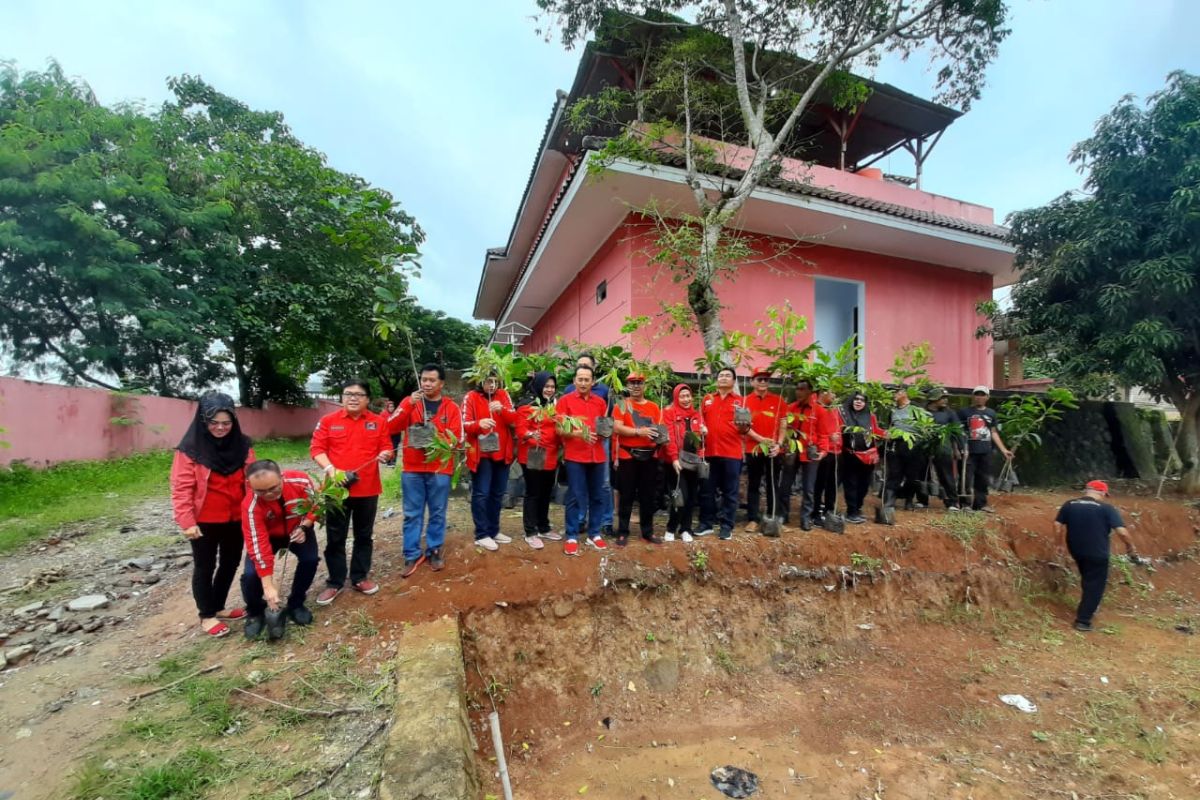 HUT PDI ke-47, DPD Banten laksanakan Gerakan Mencintai Bumi