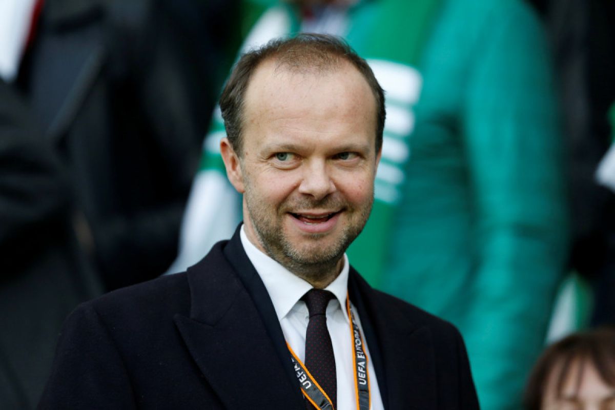 MU kian perketat pengawalan Ed Woodward setelah rumahnya diserang