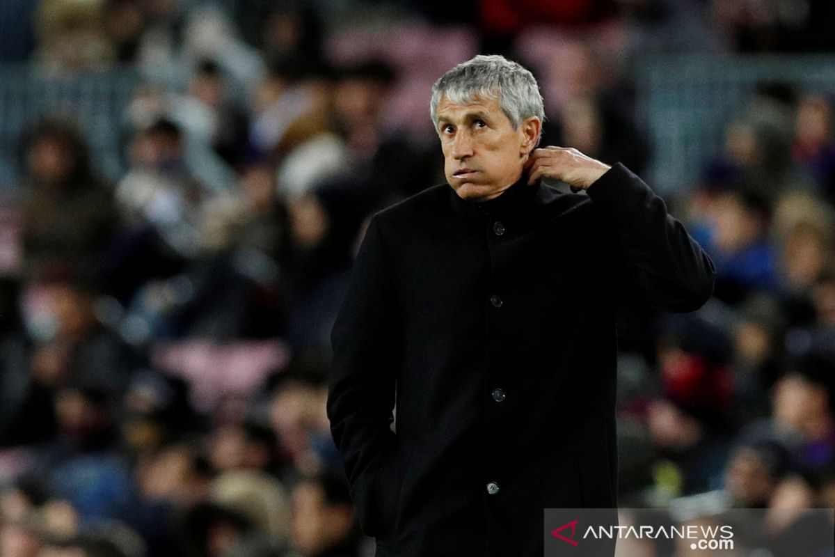 Quique Setien tanggapi perselisihan Messi dan Abidal