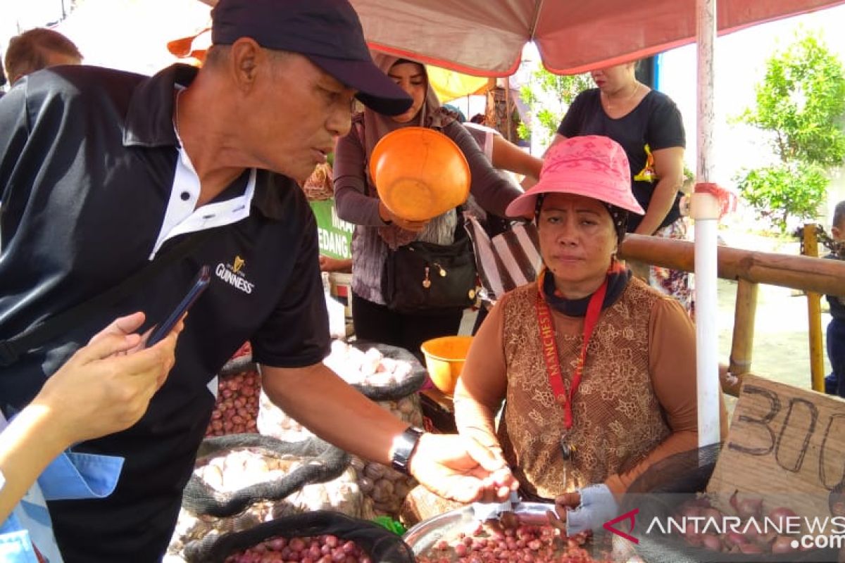 Harga bawang putih melonjak akibat suplai tersendat dari China