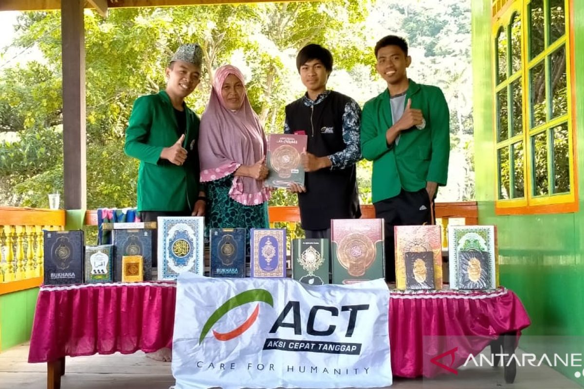 ACT-MRI bantu Alquran untuk santri di Barru