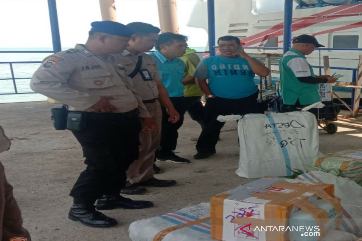 Satpolair Polres Bangka Barat perketat pengawasan barang penumpang kapal