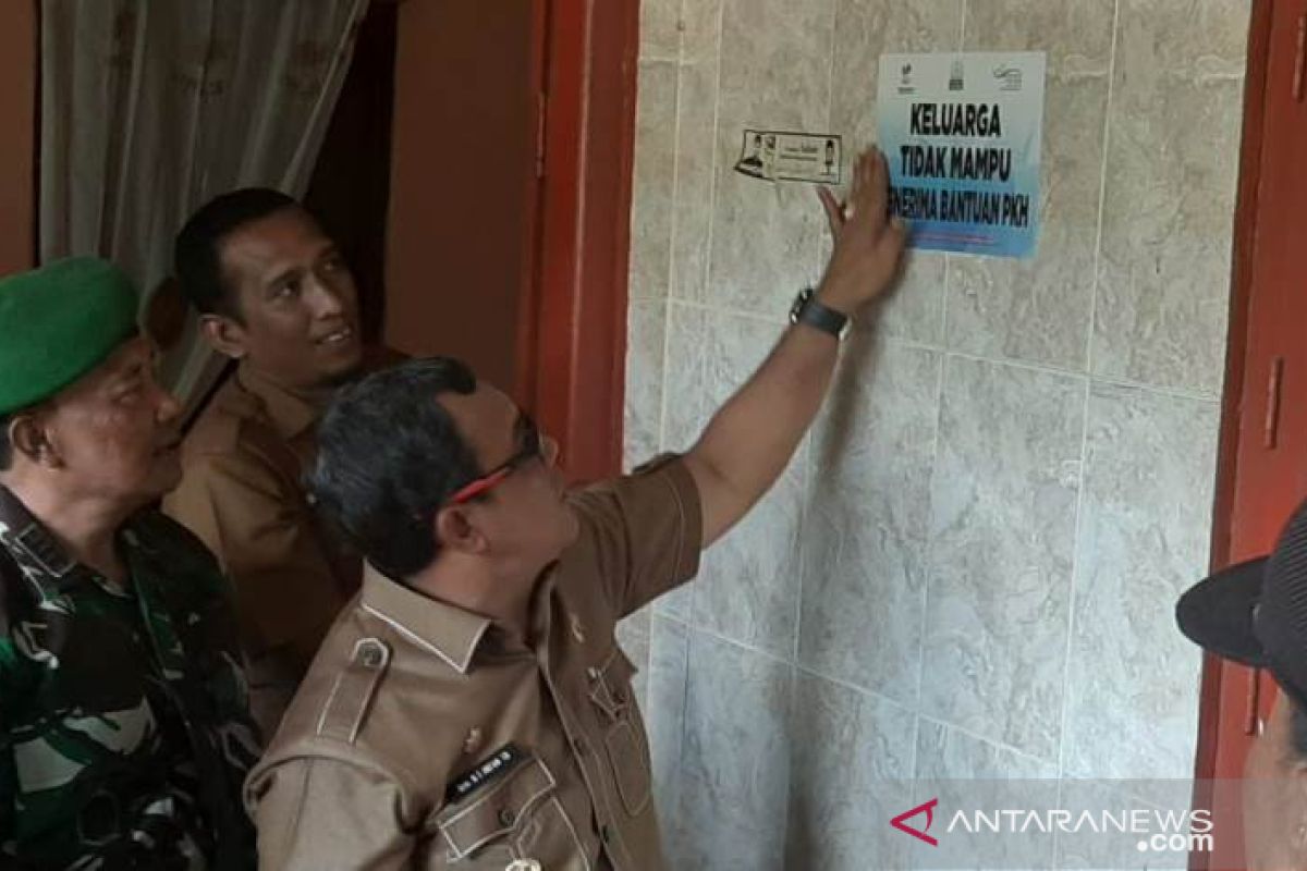 Ditempel stiker miskin, lebih seratusan peserta PKH Aceh Jaya mundur