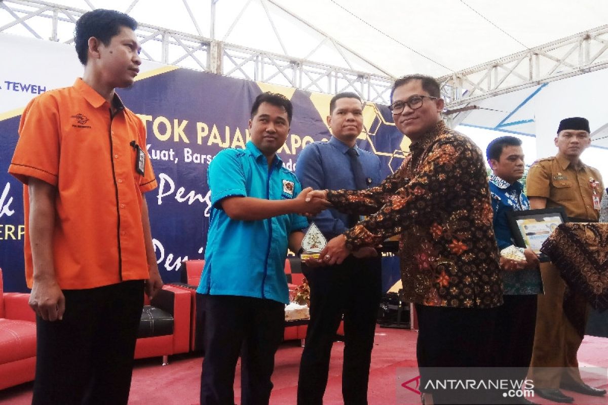 PWI Barito Selatan terima penghargaan dari KPP Pratama Muara Teweh