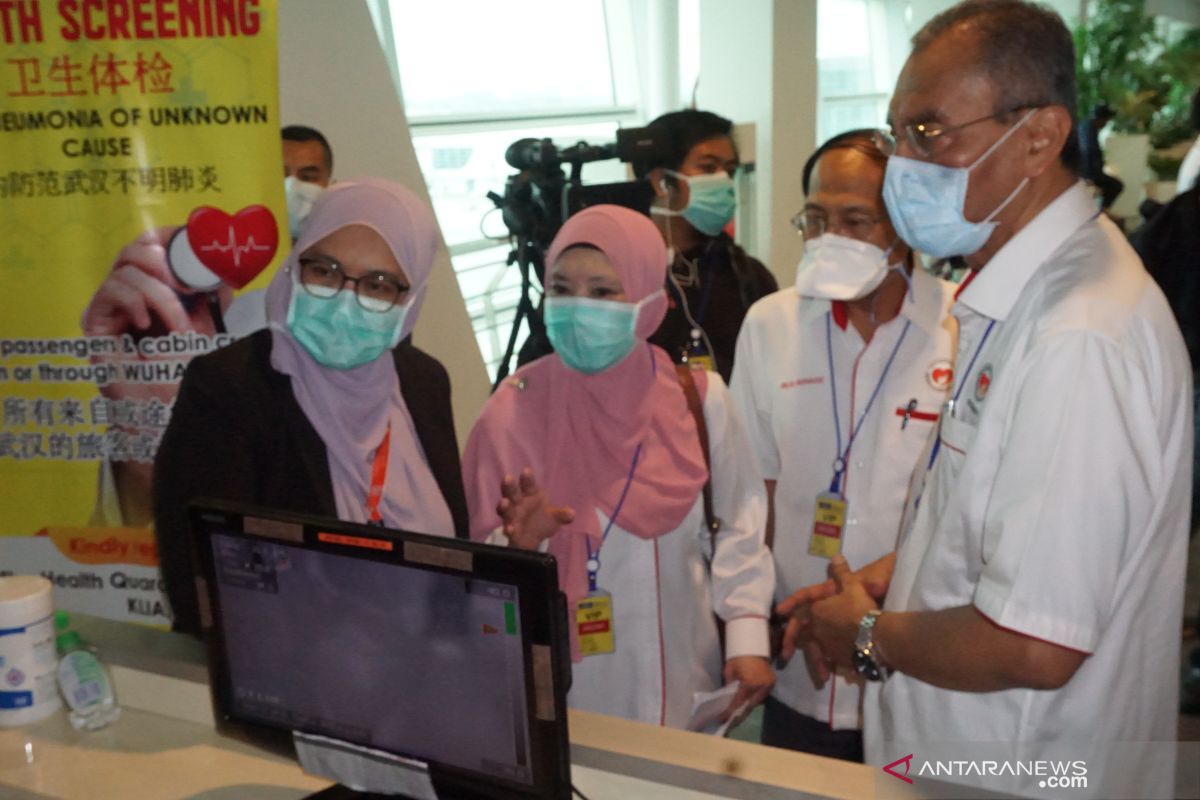 Dua warga Malaysia yang dievakuasi dari Wuhan positif corona