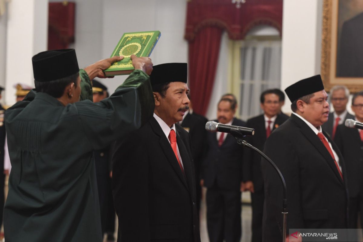 Jokowi ingin Yudian Wahyudi percepat pembumian Pancasila ke milenial