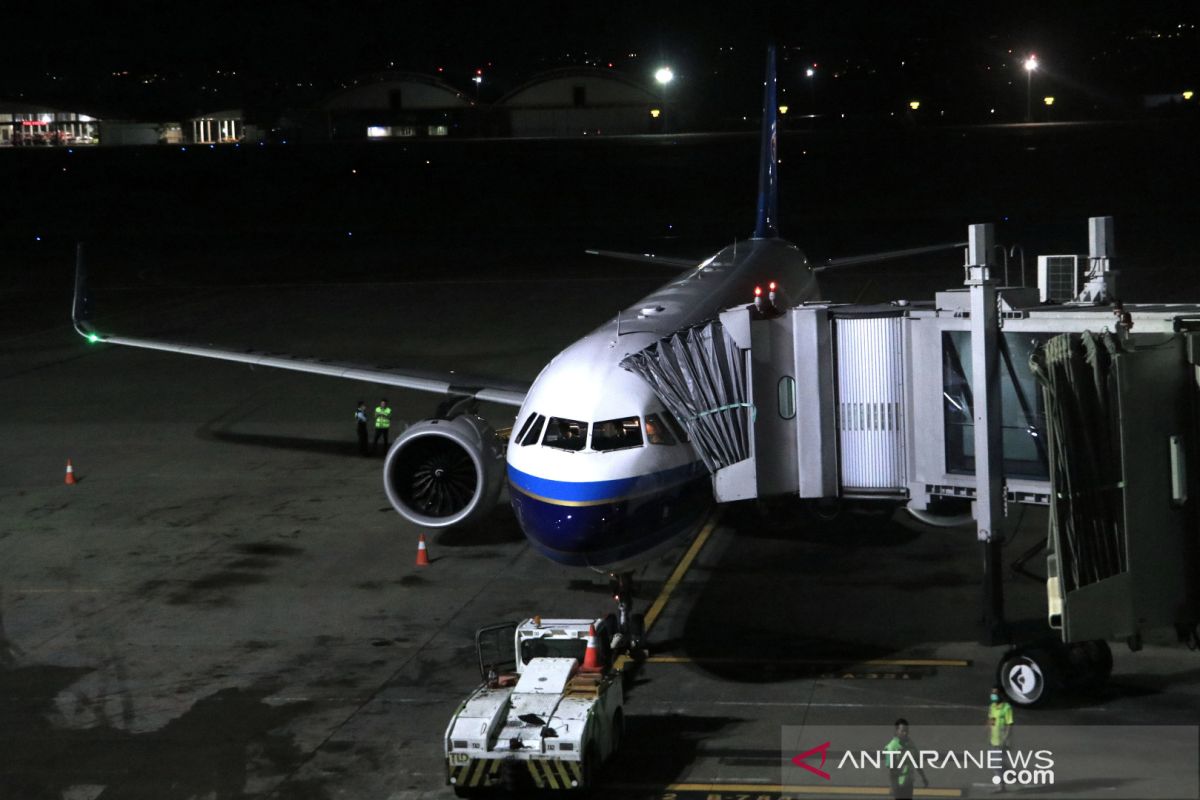 Seorang penumpang bohong kena virus corona, pesawat kembali ke bandara