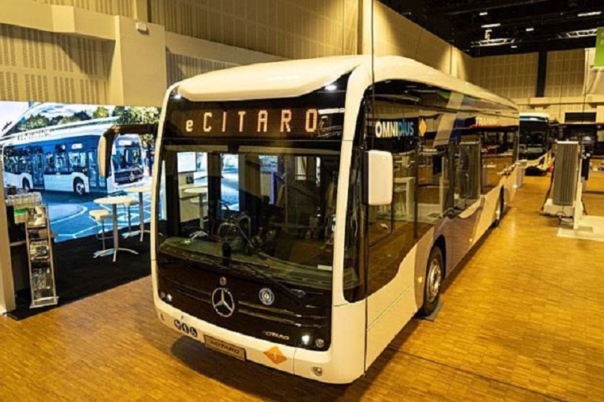 Daimler tawarkan solusi angkutan umum ramah lingkungan, bus listrik Mercedes-Benz eCitaro