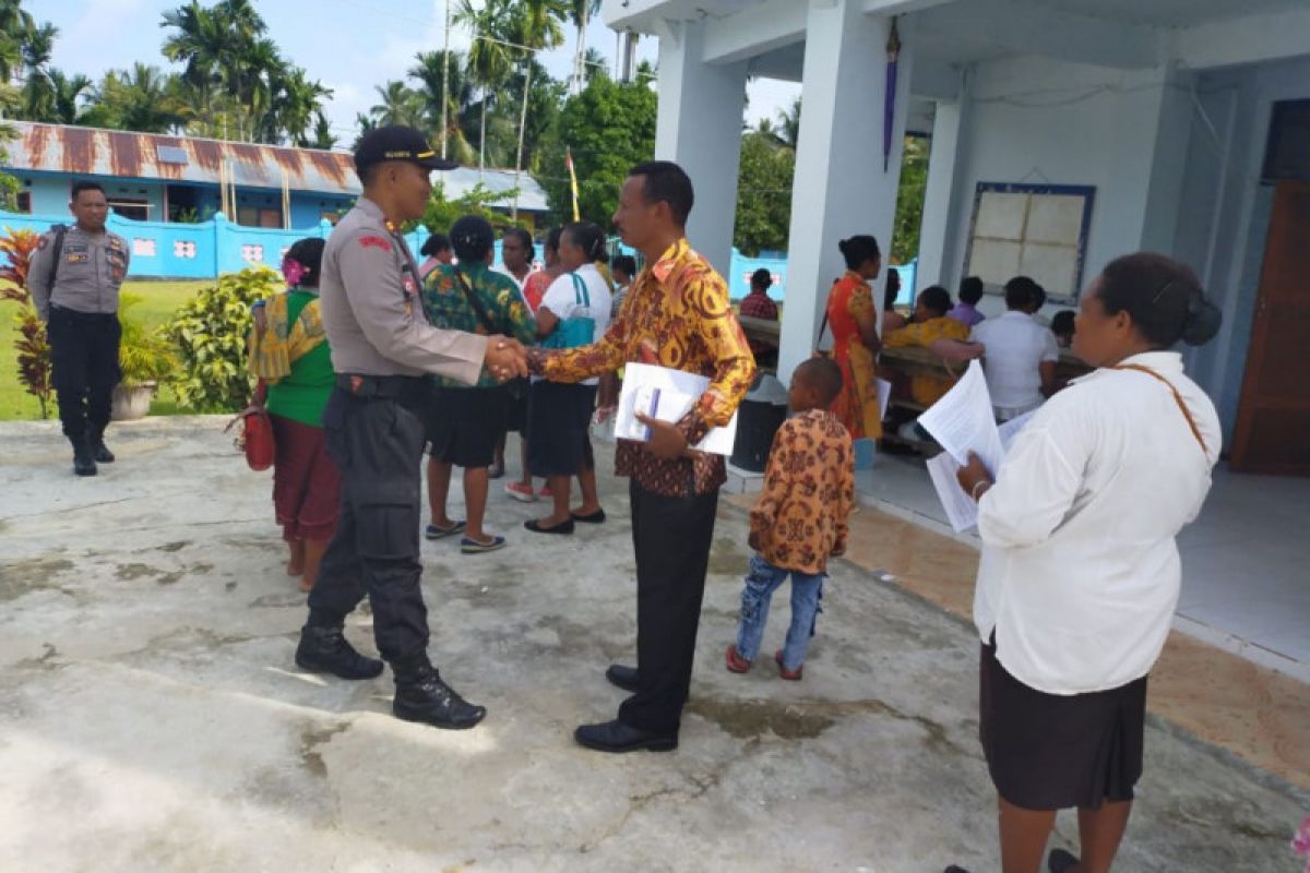 Polres Supiori gelar patroli dan pengamanan ibadah HUT Pekabaran Injil