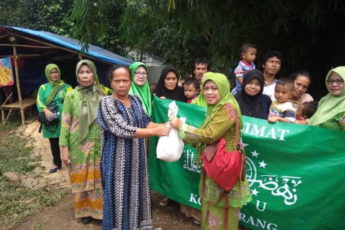 Muslimat NU Banten bantu korban banjir bandang dan longsor