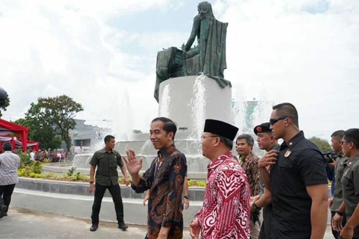 Presiden Joko Widodo resmikan monumen Fatmawati di Bengkulu