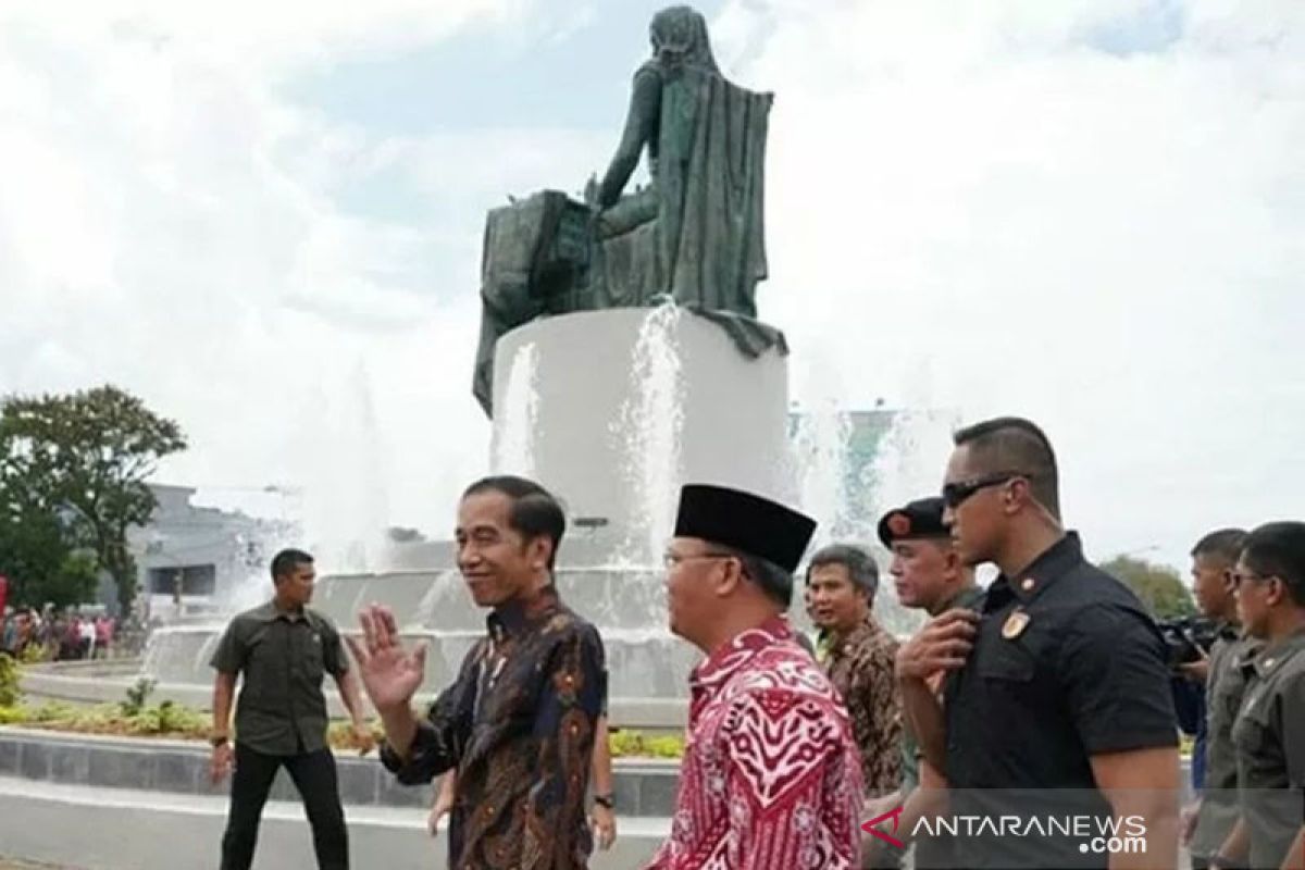 Presiden Jokowi meresmikan Monumen Fatmawati di Bengkulu