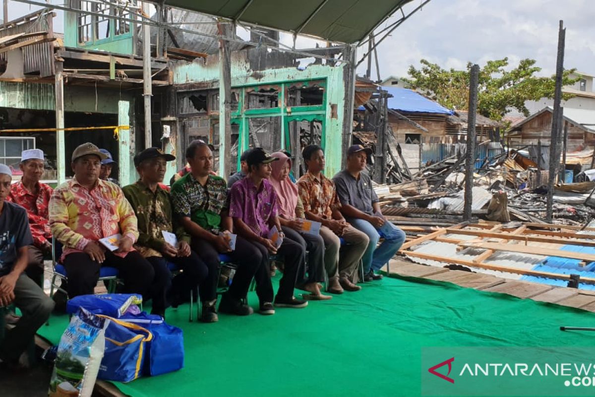 Bupati bantu korban kebakaran Bakau