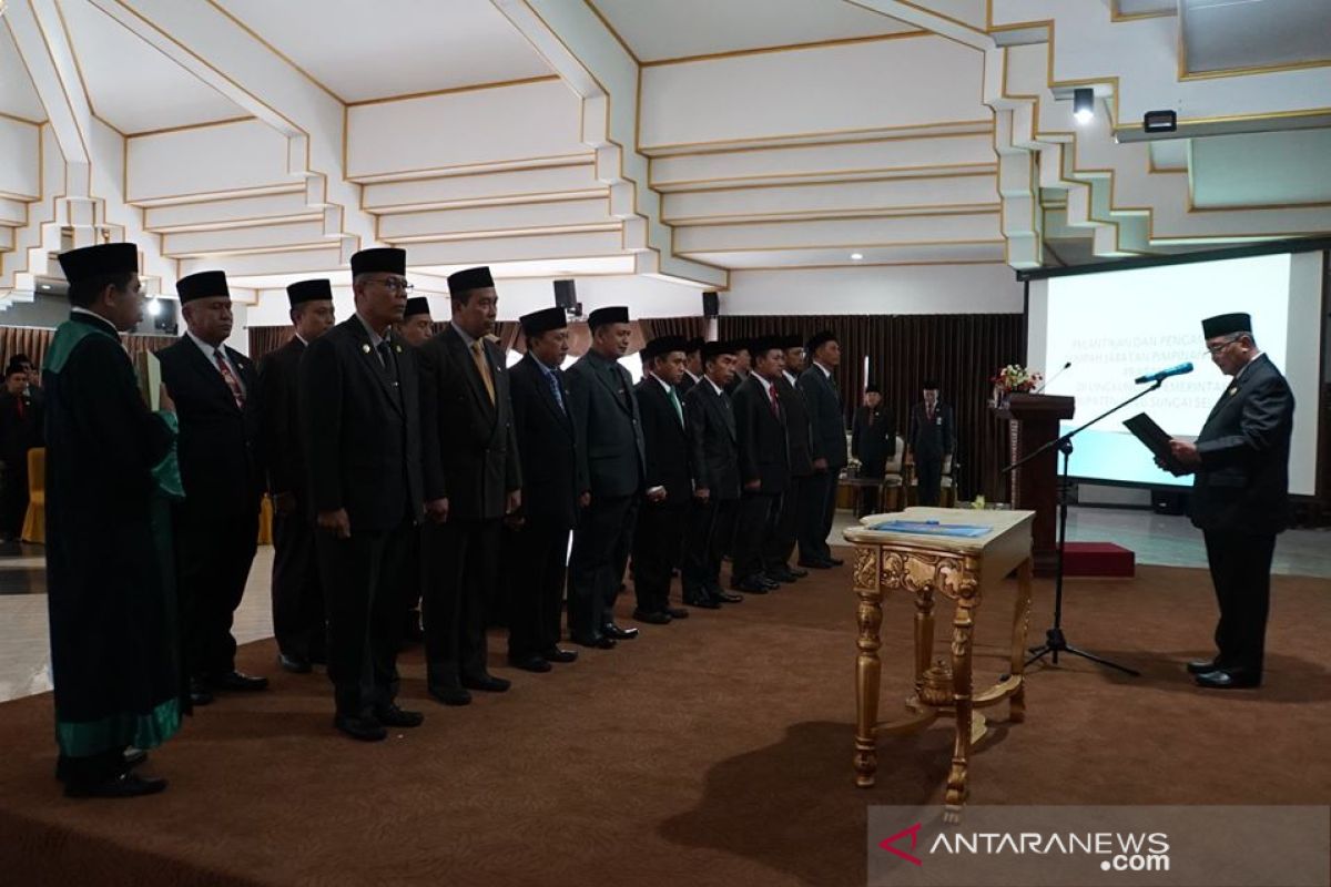 18 pejabat pimpinan tinggi pratama Pemkab HSS dilantik