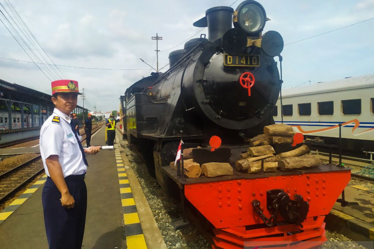 Sukses direstorasi, lokomotif uap produksi tahun 1921 dioperasikan untuk KA Jaladara