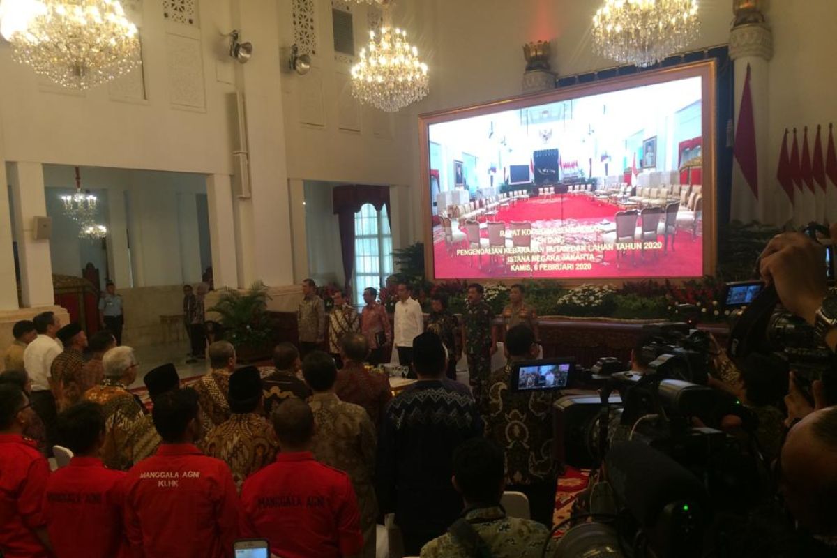 Presiden Jokowi ancam copot jabatan TNI/Polri jika ada kasus karhutla