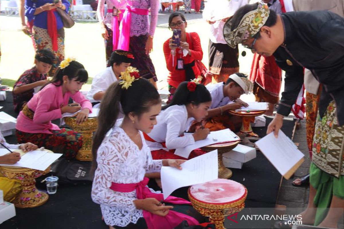 Pemkab Badung ajak anak muda lestarikan bahasa dan sastra Bali