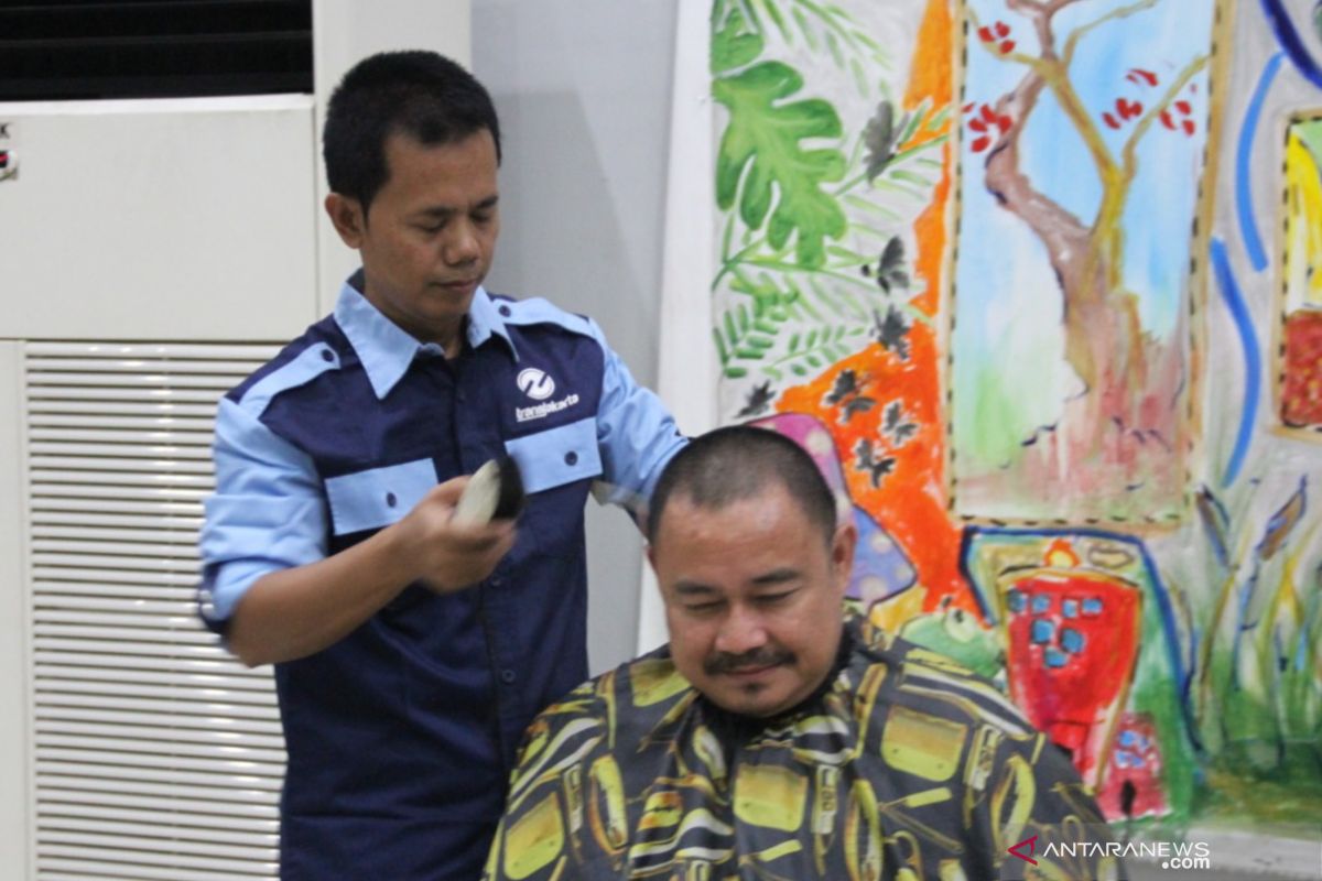 Pengguna tembus sejuta sehari, Direksi Transjakarta gundul berjamaah
