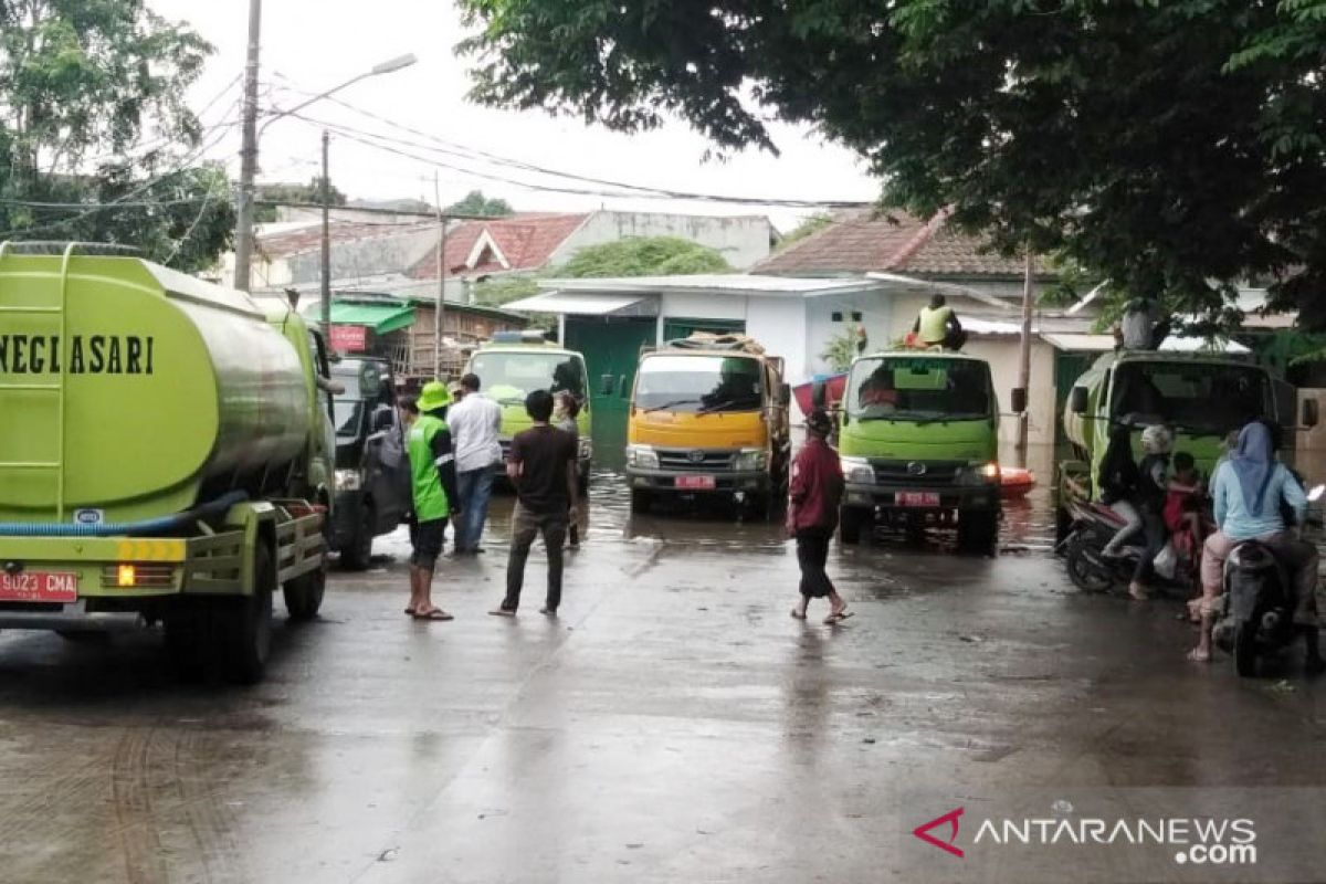 Di lokasi banjir Periuk, 23 mobil pertamanan bantu penyedotan air