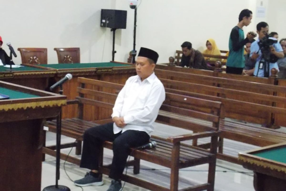 Jaksa tuntut dua terdakwa suap fee proyek Lampung Utara