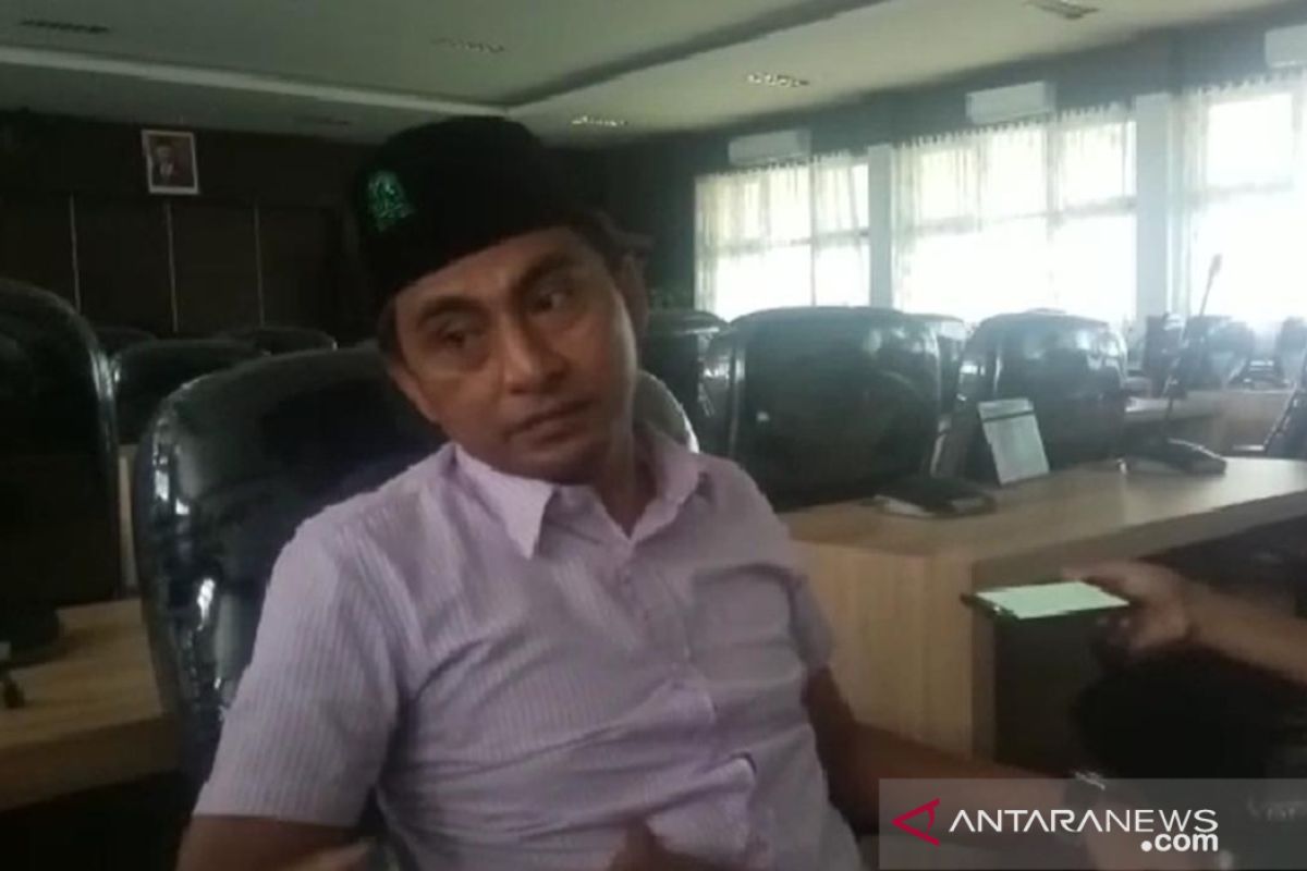 Komisi IV bantah dalangi pembatalan kontrak pengelolaan stadion Pamekasan