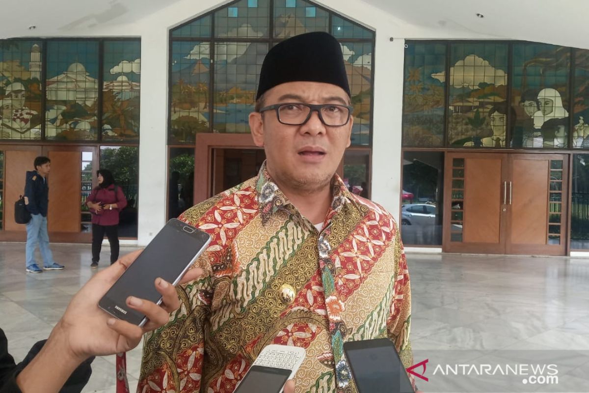 Wabup Bogor instruksikan Disdukcapil ngantor di Sukajaya